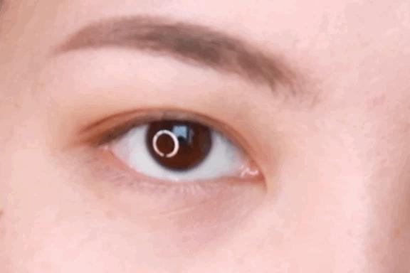 了这个大眼妆，出门被误认为是Lisa