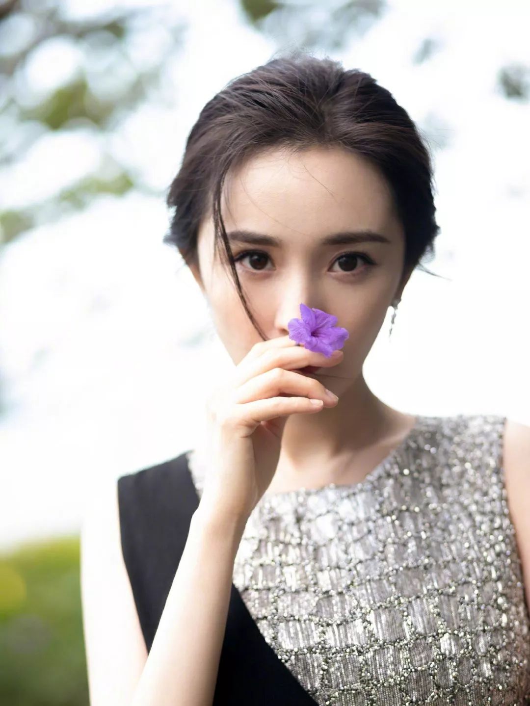 杨幂鱼尾辫发型火了,杨幂同款发型双麻花翘辫