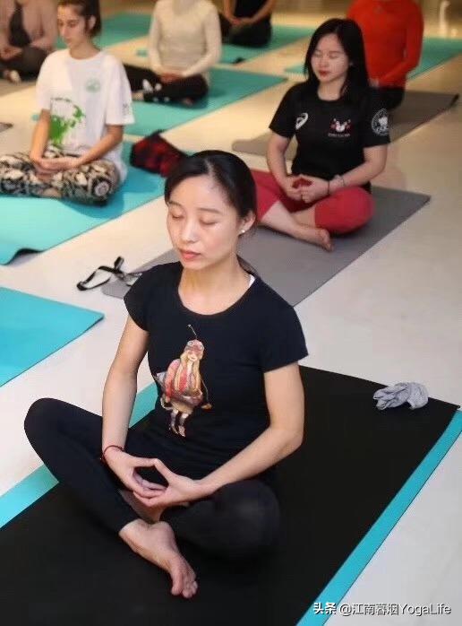 睡前简单的阴式瑜伽跟练,适合在家练习的流瑜伽