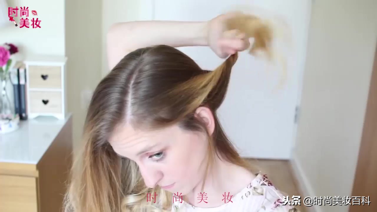 好看的马尾辫发型教程,不一样的简单马尾辫发型