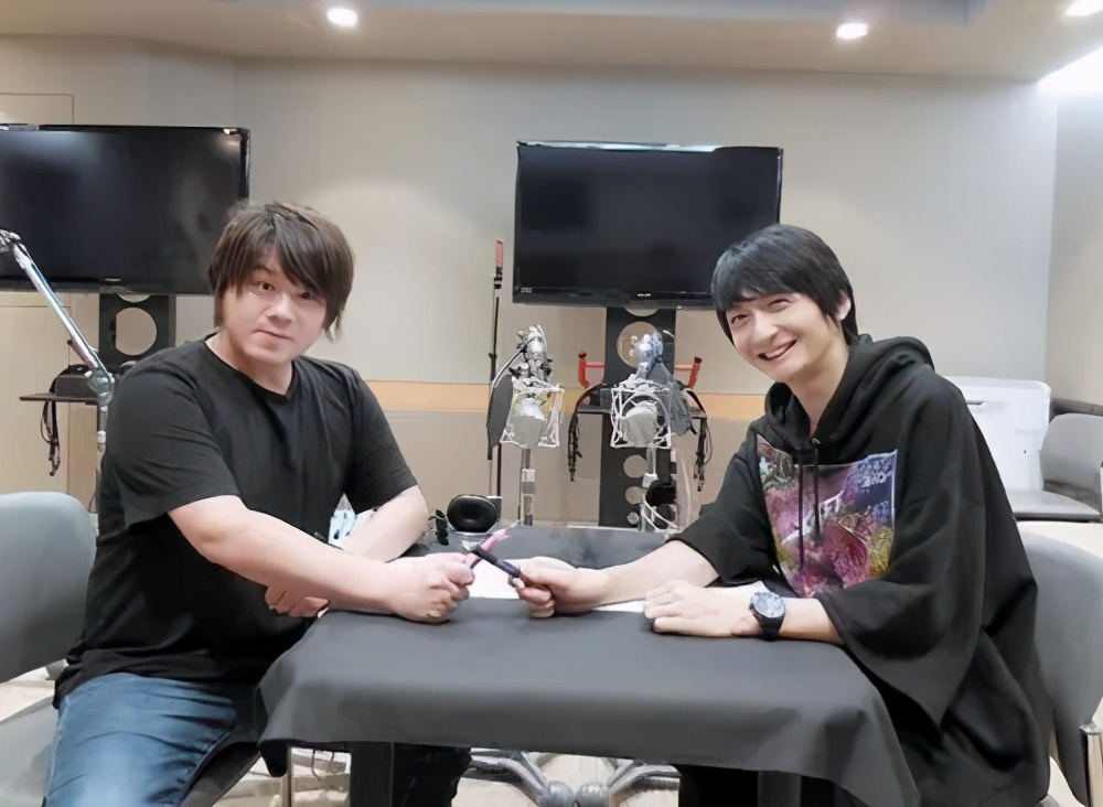 松冈祯丞自曝，休息期间在家一直肝FF14，难怪还没有结婚