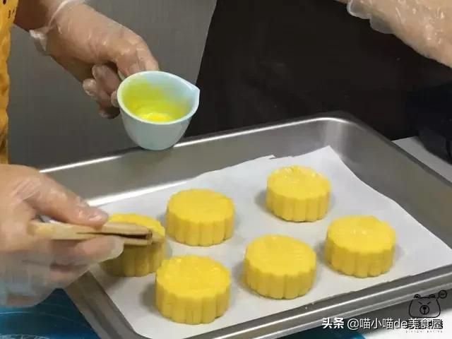 流心奶黄月饼小月饼,香港生产美心月饼流心奶黄月饼