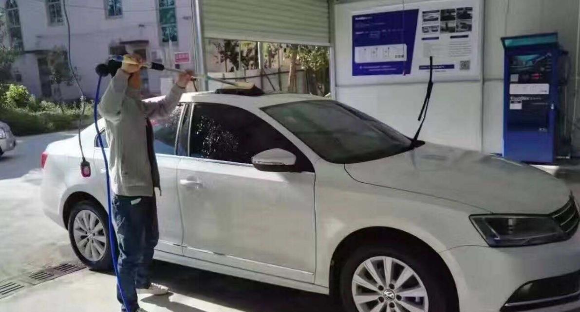 自己洗车里面的正确方法和步骤,自己洗车的正确方法和注意事项
