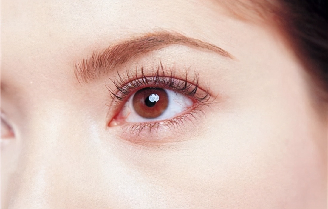 美白大作战水感透白精华,白瓷娃娃对美白皮肤管用吗