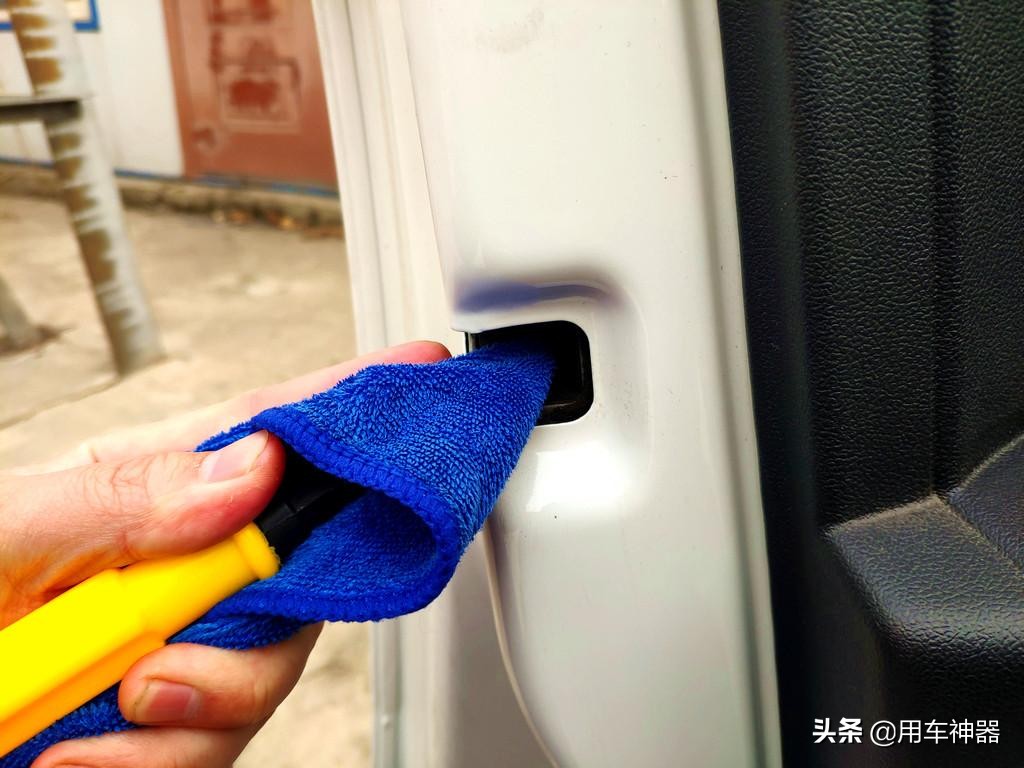 车门不经常开有异响,车门难拉开维修要多少钱