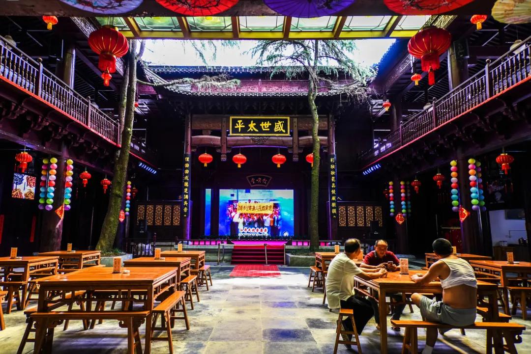 这才是中国最美的乡村,最值得去的鲜花小镇