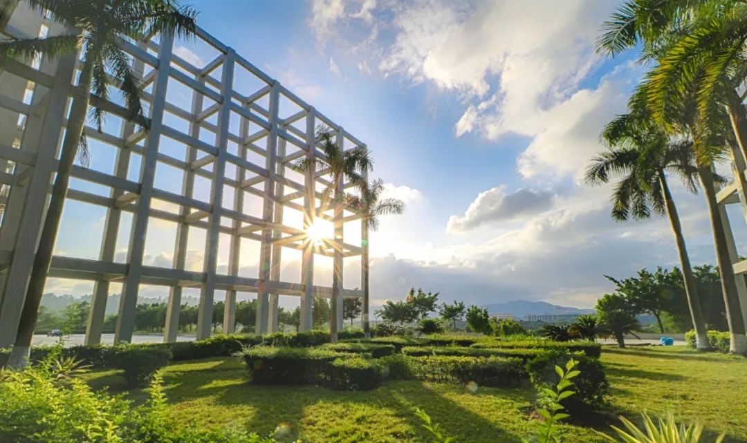 潮平两岸阔风正一帆悬异曲同工,潮平两岸阔风正一帆悬中文