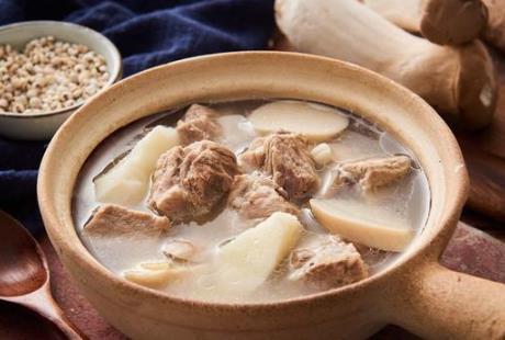 家常炖猪骨头怎么做肉嫩,炖猪骨头怎样煮才又香又烂好吃