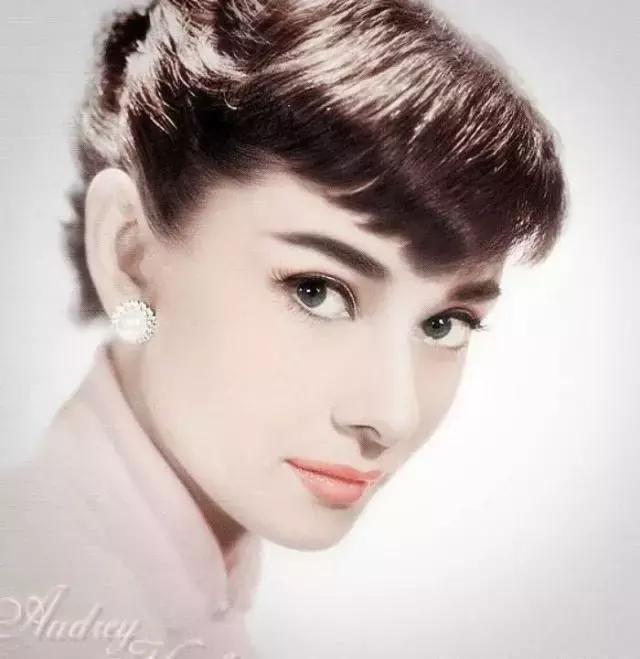 英国有赫本美国有梦露,赫本和玛丽莲梦露颜值巅峰