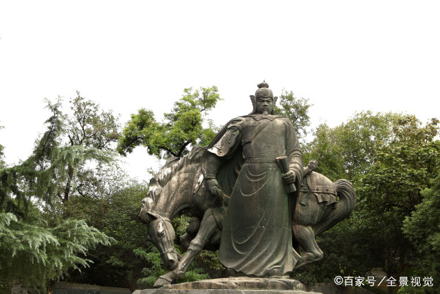 精忠岳飞出征前经过武侯祠,精忠岳飞刘将军劝岳飞下山