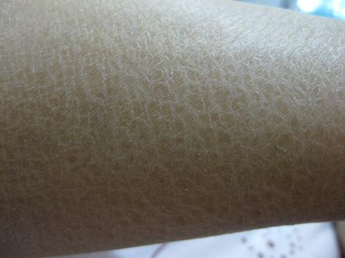 洗澡时搓下来的泥是什么?在显微镜下放大一百倍,看后让人不舒服