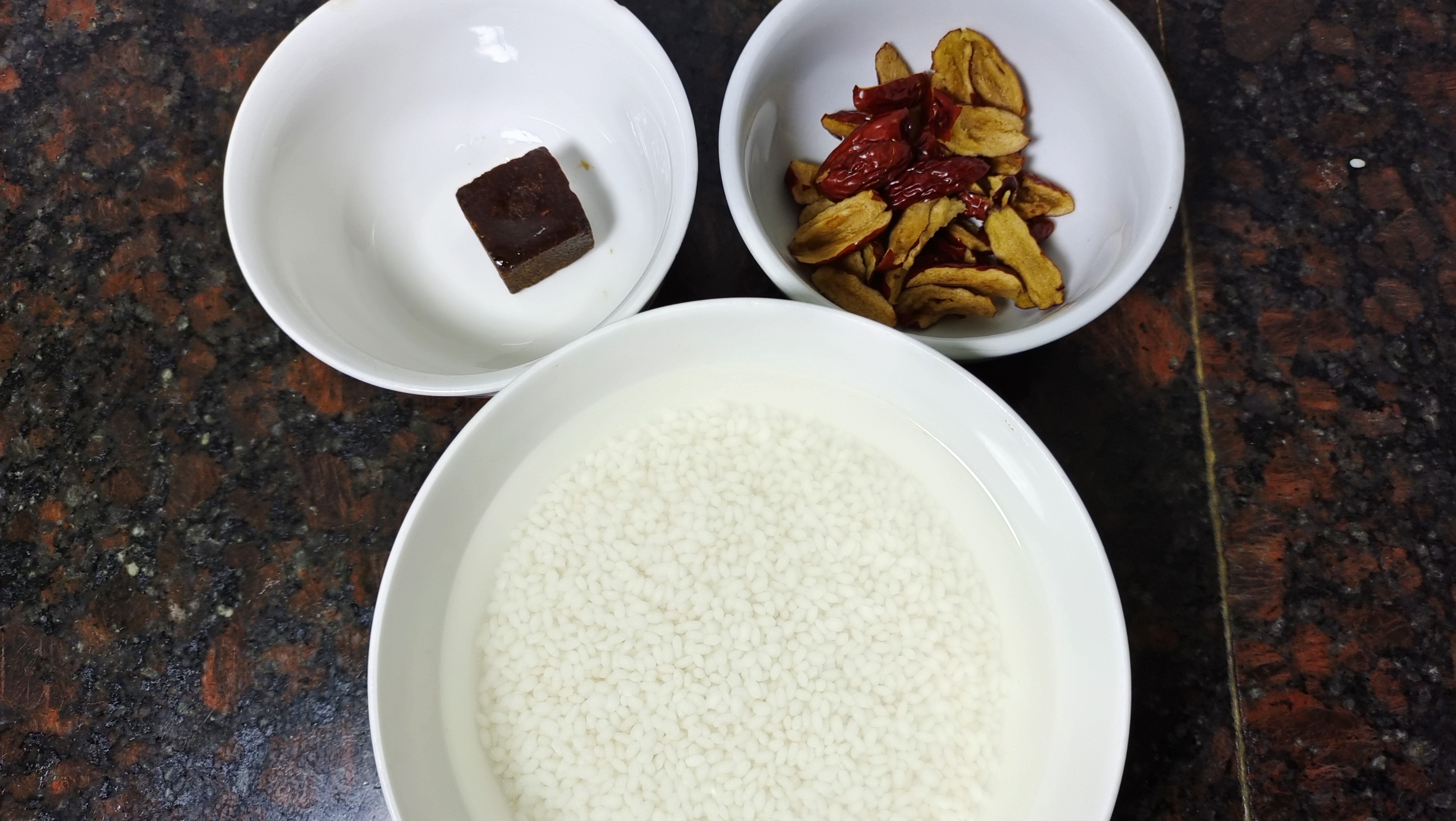 熬糯米粥用长粒的还是用圆粒的好,煮糯米粥要多少分钟