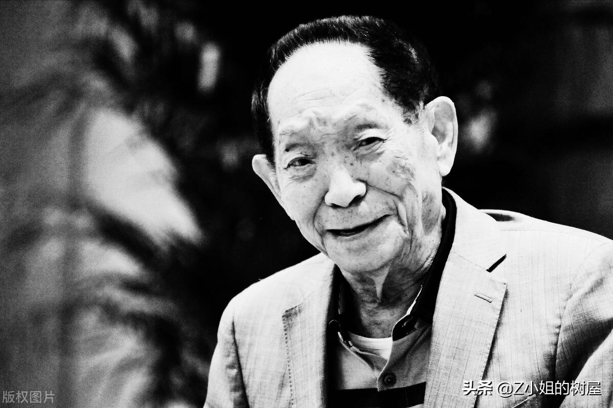 张庭直播崩溃大哭被指作秀,张庭直播痛哭