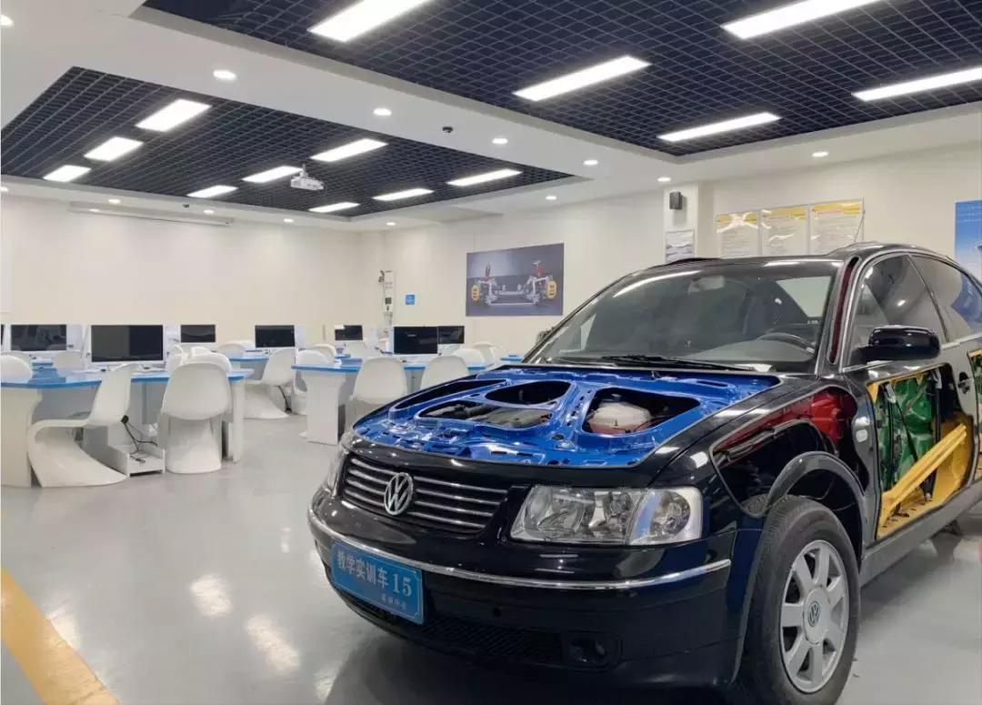 国内最大的新能源汽车实训设备,汽车实训基地