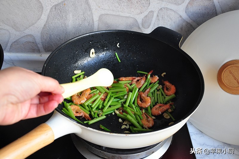 秋冬季虾炒什么好吃,皇帝菜的最佳做法凉拌