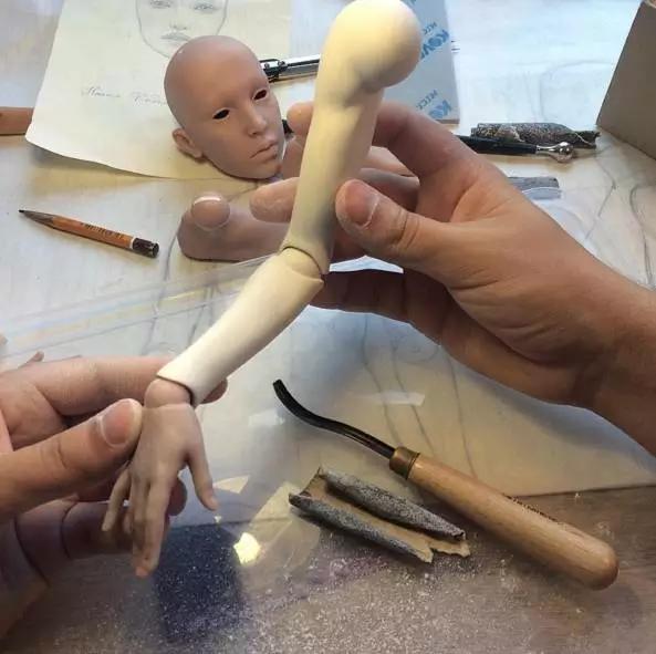 看过这位俄罗斯帅哥制作的人偶,不禁感叹:逼真得有点慎人了