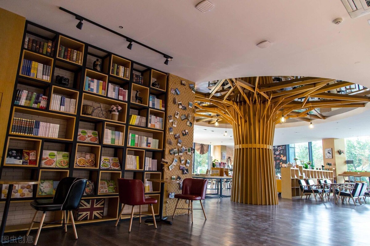 产品只看不买多“白嫖”，却一直没倒闭：揭秘新华书店的隐藏实力