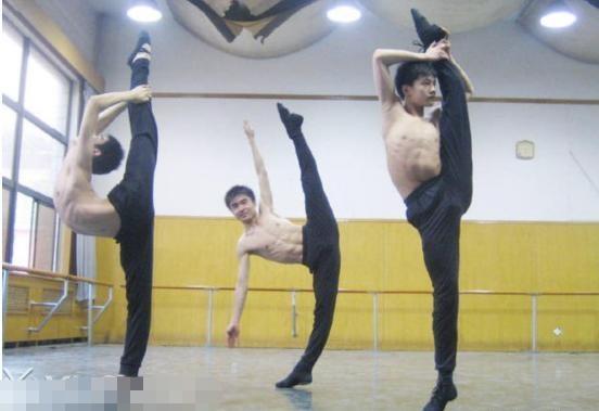 易烊千玺舞蹈,杨洋和易烊千玺谁跳舞厉害