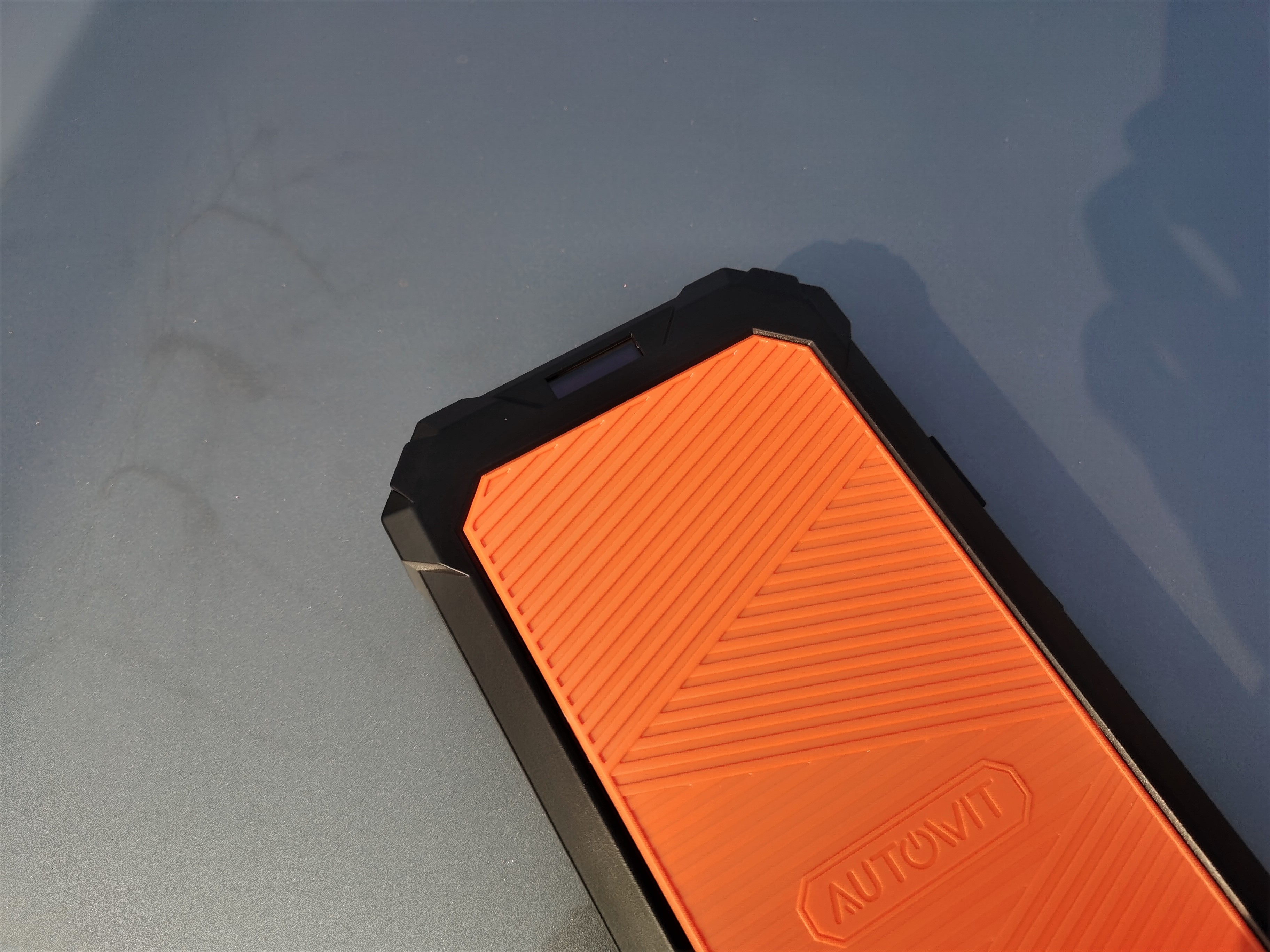 0电量储备“板砖”，也能分分钟启动趴窝汽车——autowit超级电容