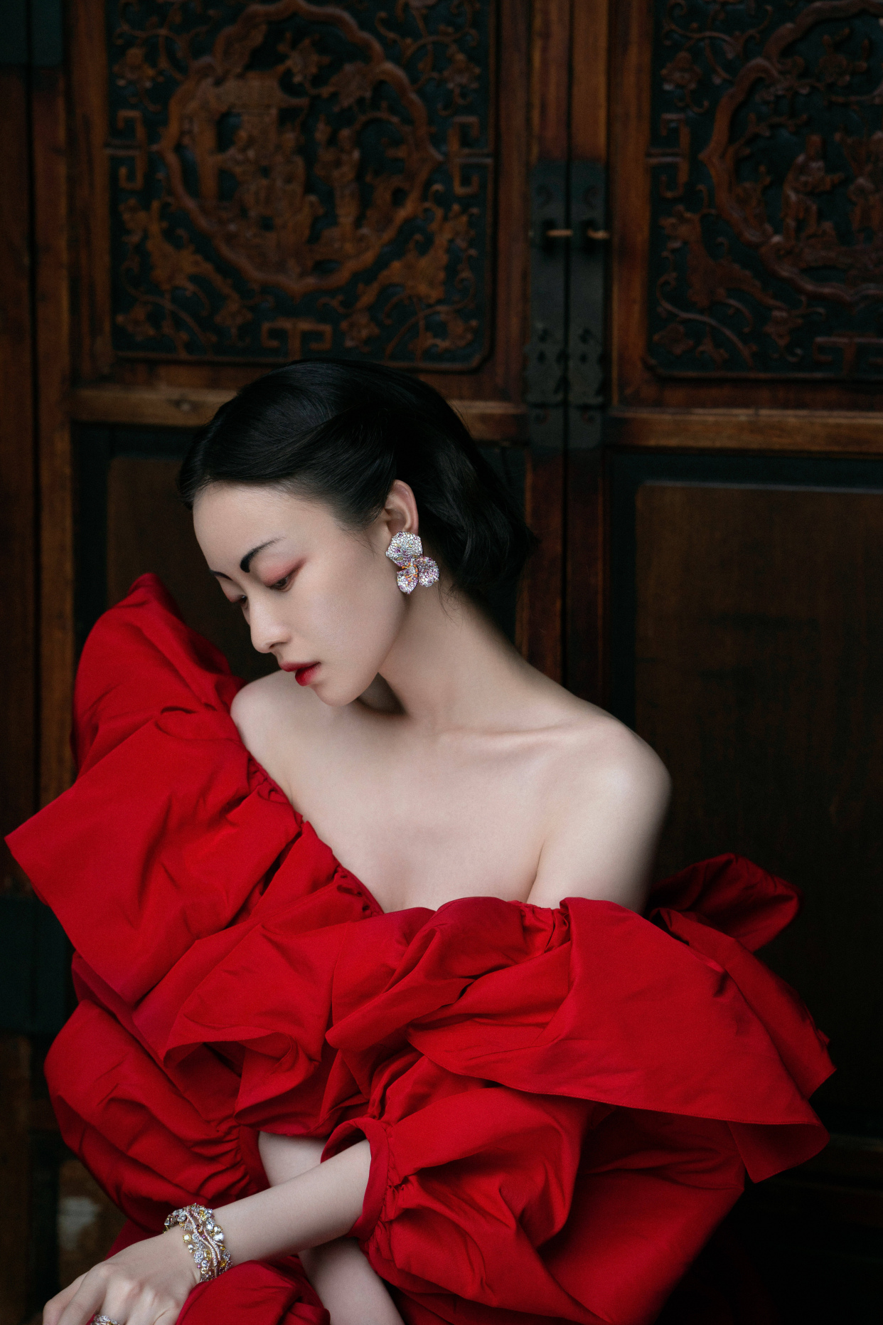 倪妮水墨眉仙都妆容分析,倪妮复古大片