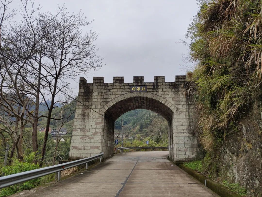 探访悬崖峭壁,大峡谷绝壁长廊