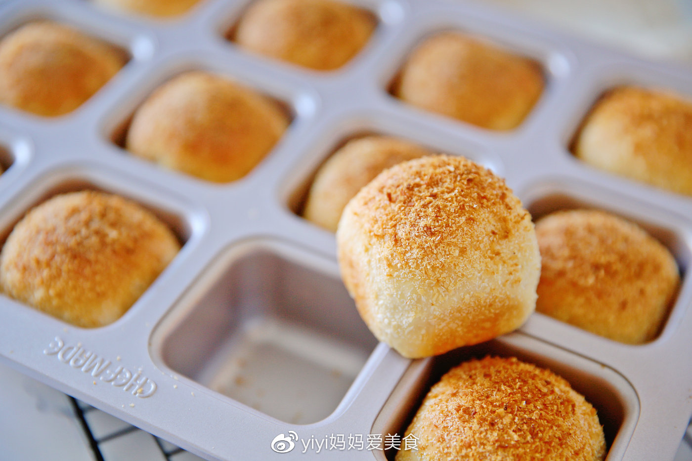 椰蓉白面包最简单的做法,椰蓉面包做的最好的视频