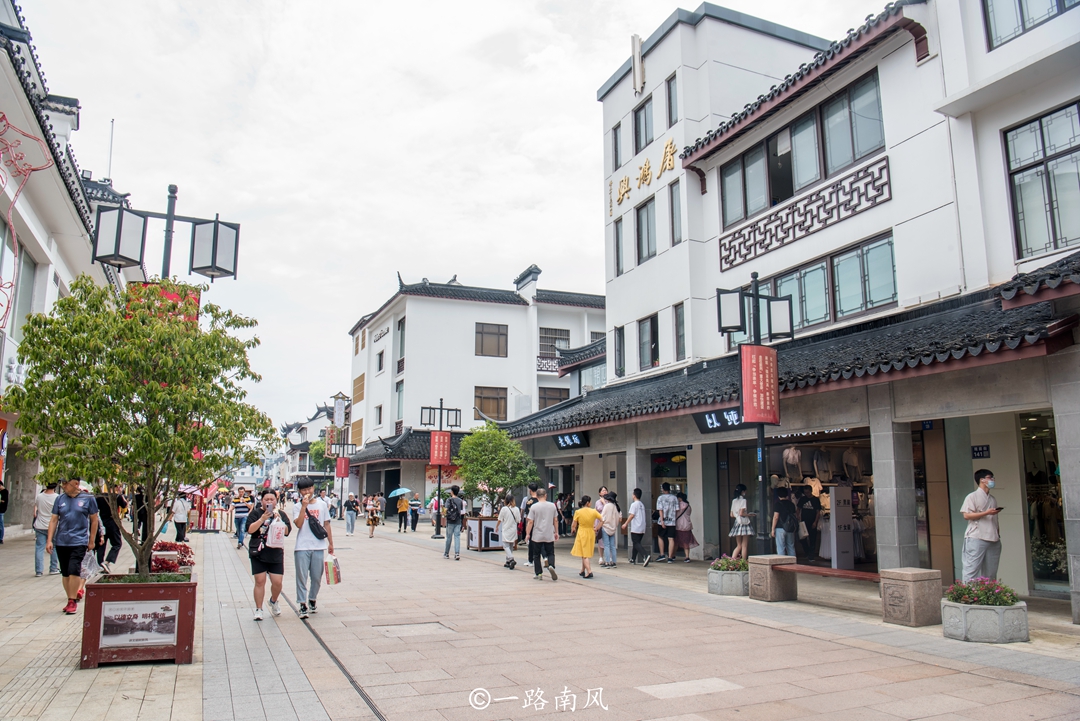 苏州最出名的一条商业街,苏州最繁华的步行街是哪里