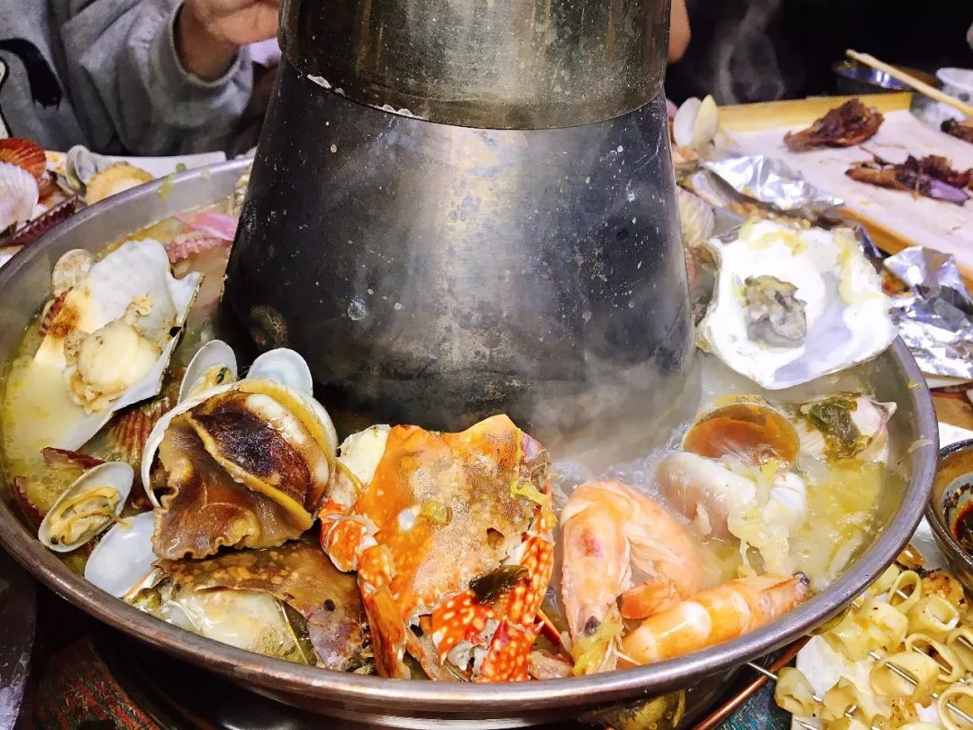 专注烤羊肉串三十年,自助烤串铜火锅