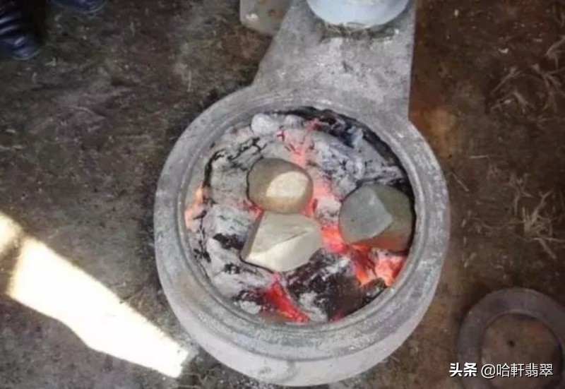 火烧的红翡颜色会发暗吗,怎么区别火烧红翡与天然红翡