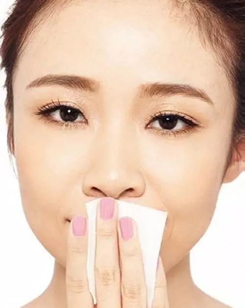 没有卸妆水如何卸口红,没有卸妆水口红怎么卸掉