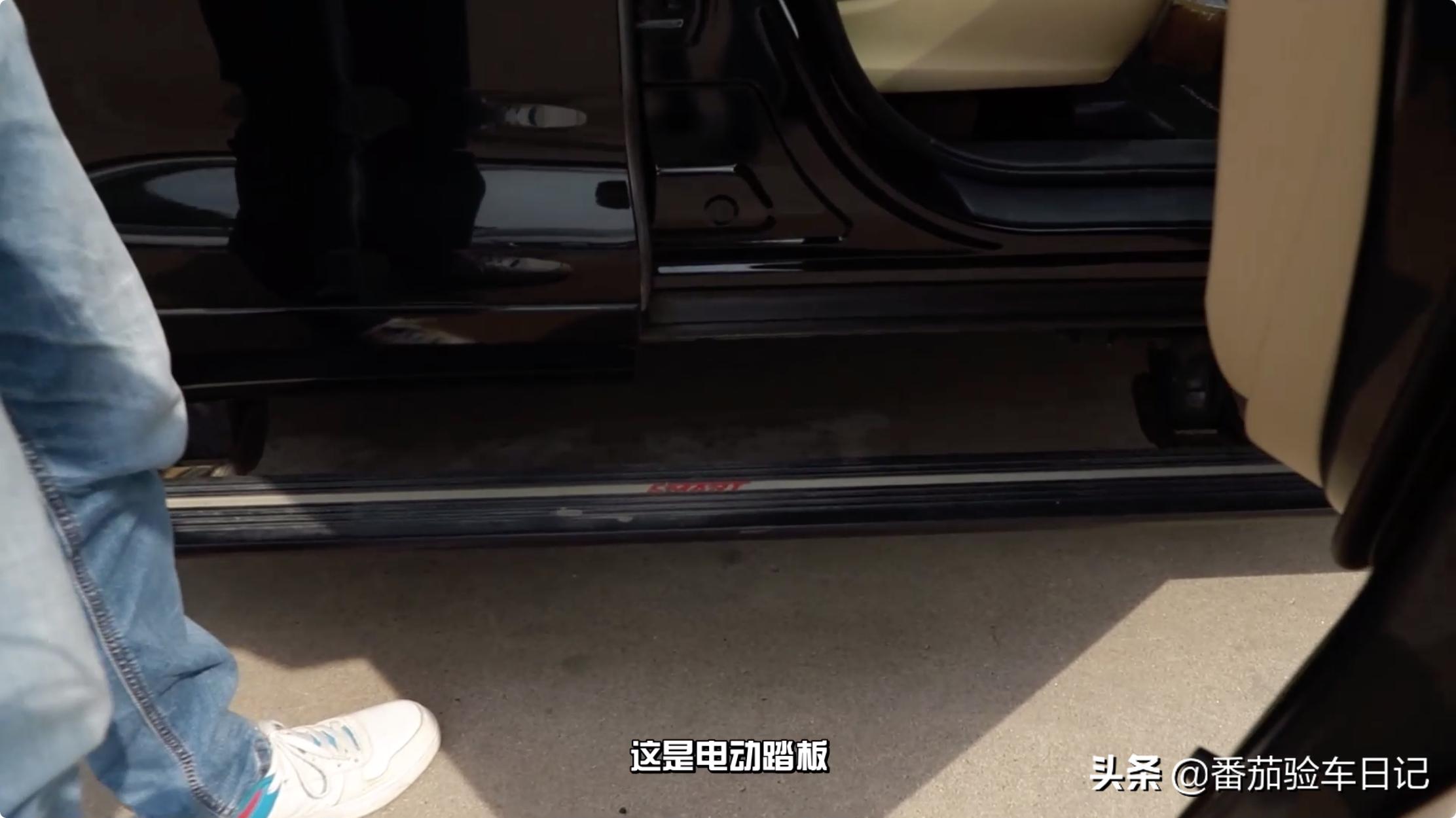 帮客户检测不到两年的丰田汉兰达，价格略高但是车况很值