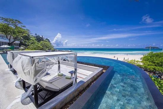 卡马拉海湾铂金海岸半山滨海度假村值得一探究竟