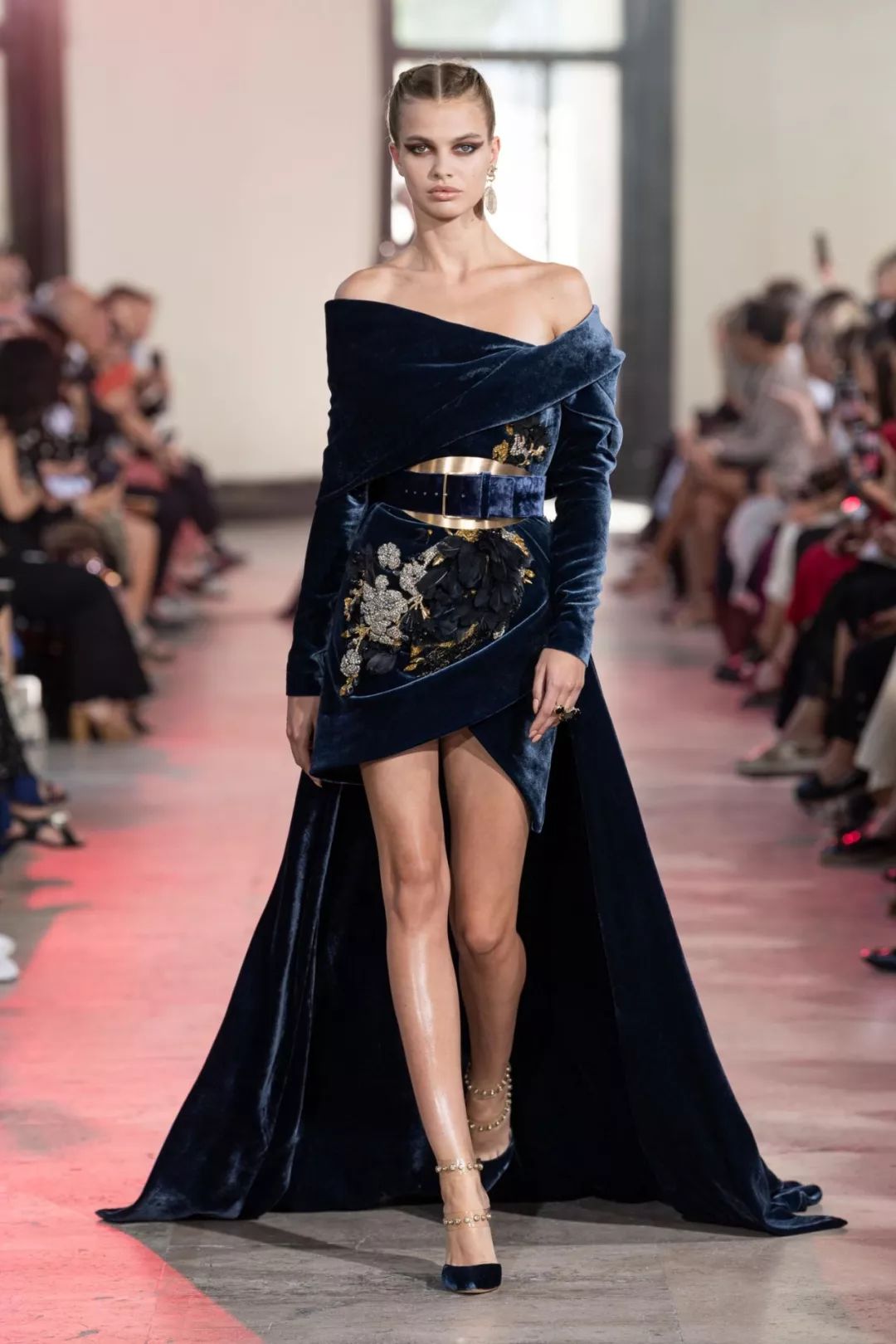 高定eliesaab刘亦菲,eliesaab高定仙女裙