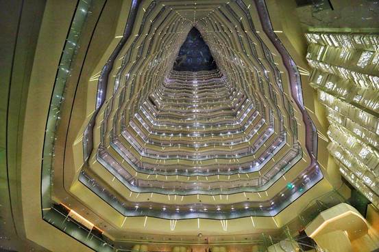 华辉美食人:广州最“奢华”的土豪酒店,网友:一个月工资住1晚