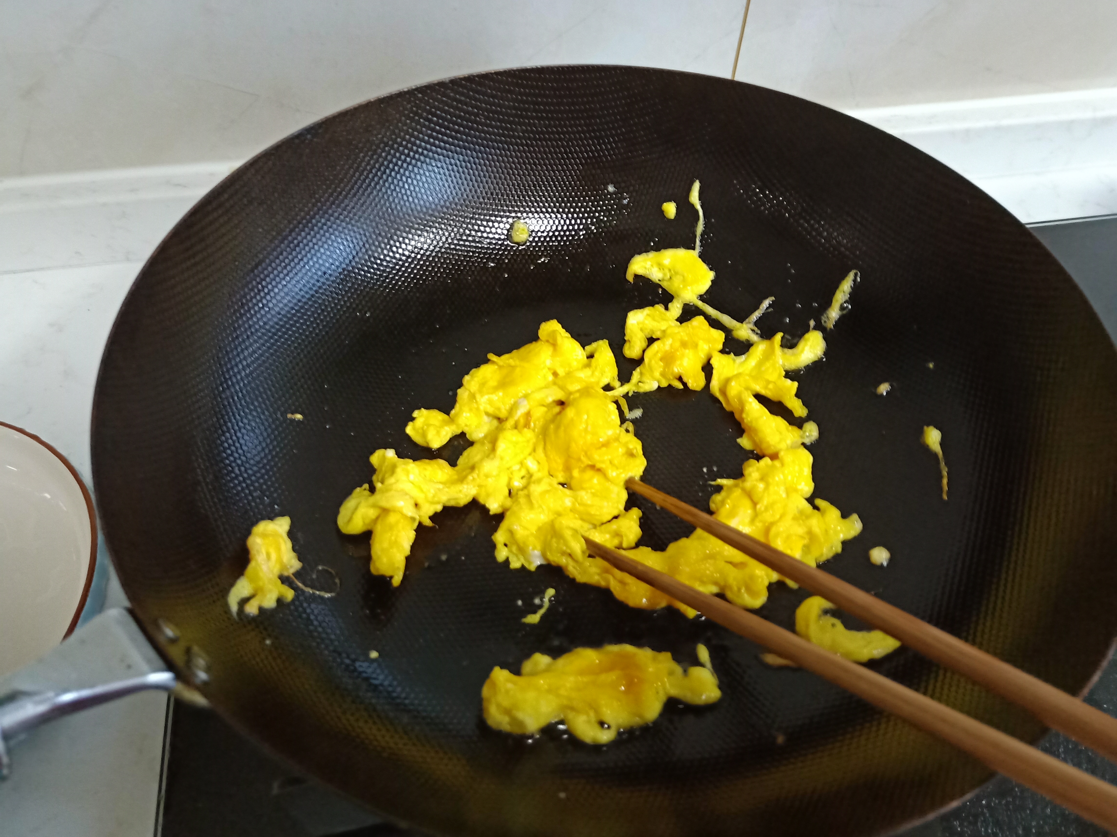 铁锅做饭如何炒才好吃,什么铁锅炒的菜香脆不粘锅