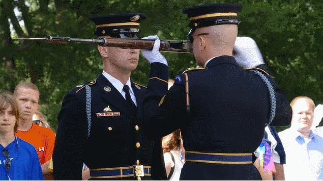 香港警察用什么步枪,ak47第一次阅兵