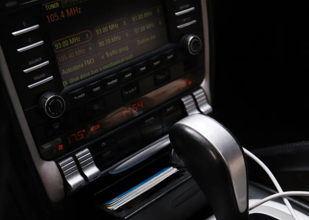 好车推荐100万以上,好车卡宴