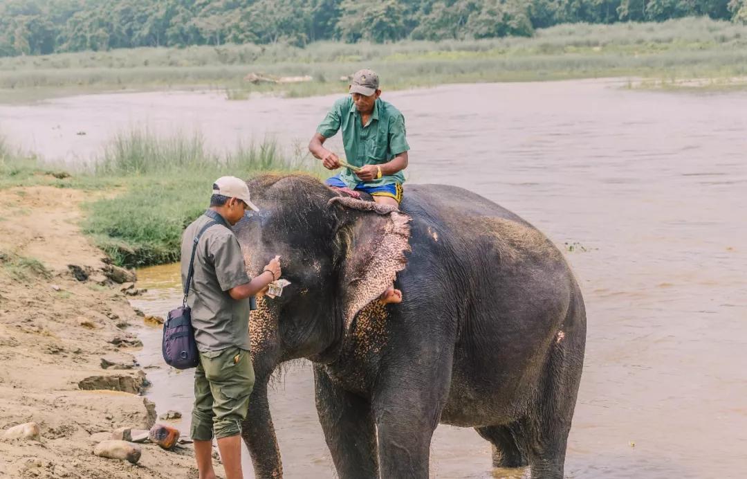 这个微笑国度,见人就夸漂亮,300元就能在天空滑翔