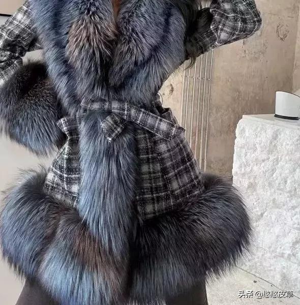 獭兔皮草怎么分辨是真是假,兔毛皮草怎么鉴别真假