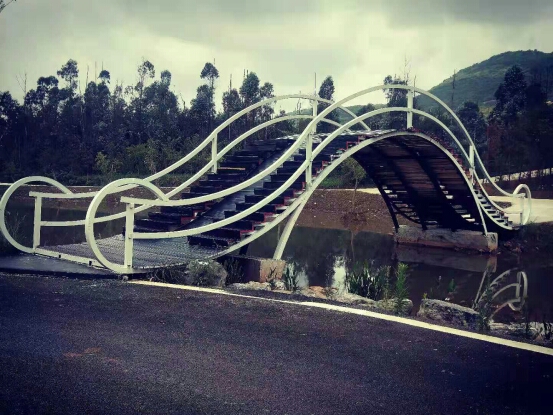 鍏嬩緷榛戠伀鎶婅妭绡濈伀鏅氫細,鍏嬩緷榛戠伀鎶婅妭鐜板満鐩存挱