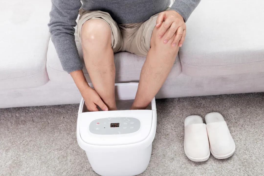 冬季泡脚排湿气最好方法,冬季花椒泡脚的功效与作用