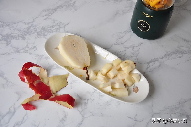 牛奶果汁饮品最简单的做法,天冷喝个鲜果茶