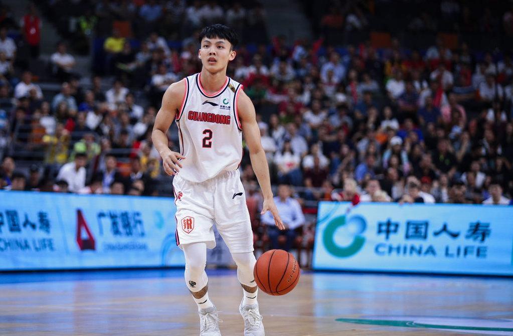 广东徐中锋请缨参加CBA扣篮大赛，他要和张镇麟一较高低？