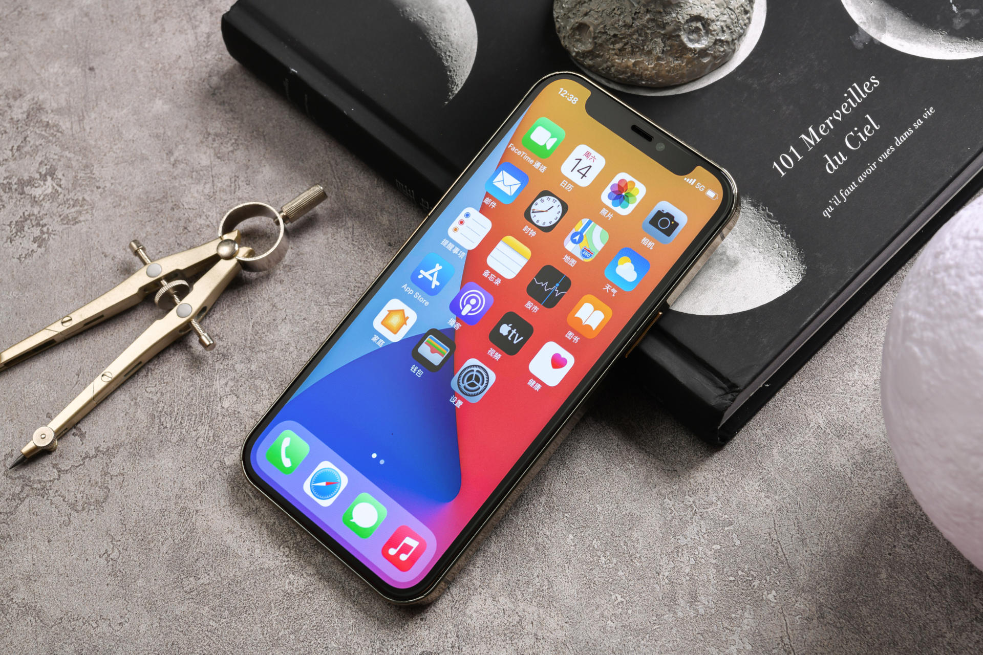 钢化膜和不贴膜差别大吗,钢化膜需要注意哪些细节