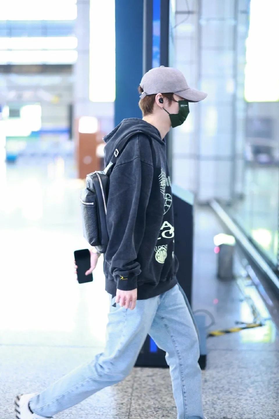 鹿晗戴帽子视频演唱会,鹿晗戴同款帽子