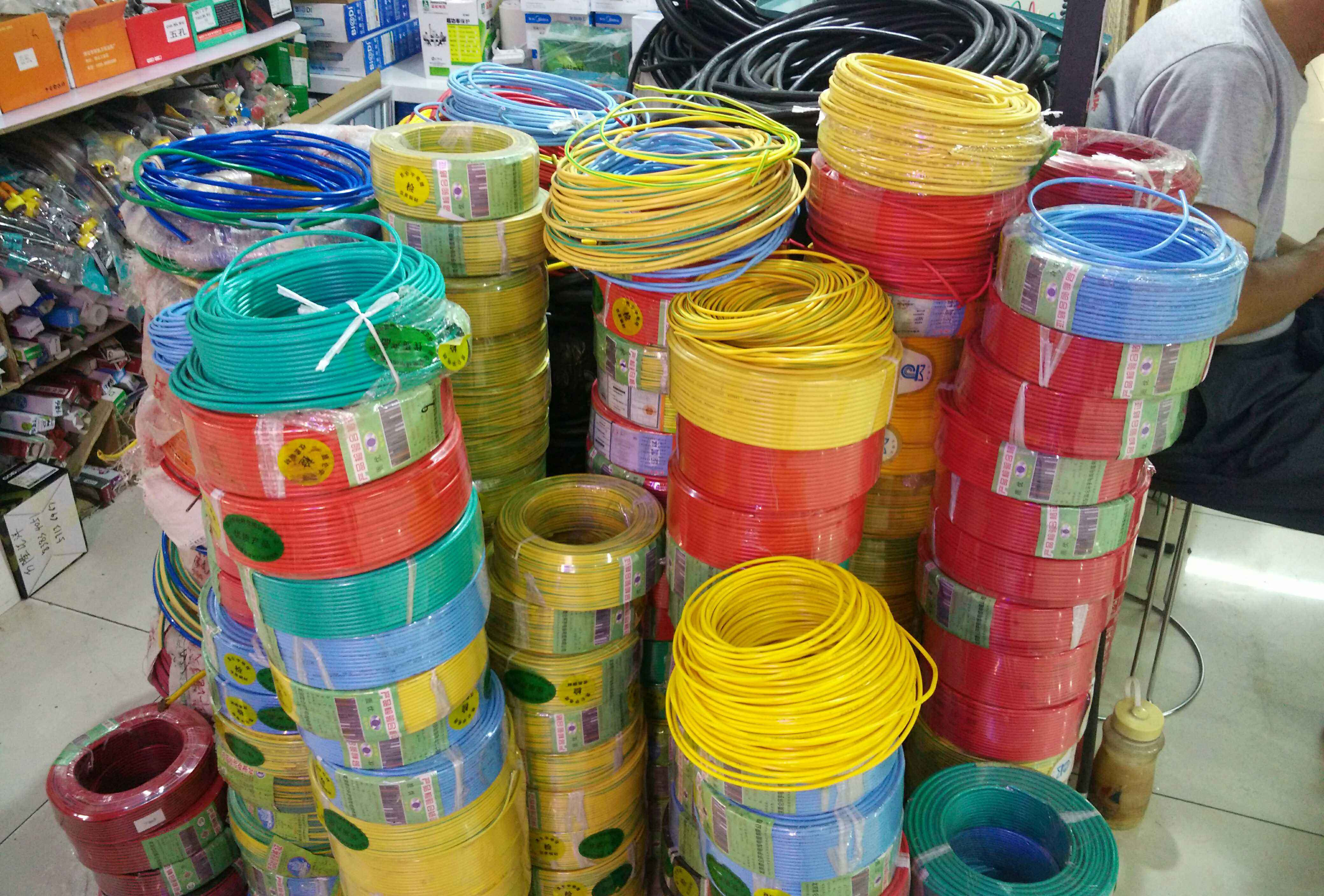 装修电线允许接线么,装修电工电线穿管