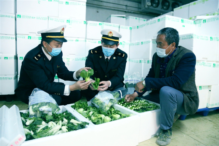 文明服务不打烊！千吨蔬菜走惠州海关“绿色通道”出口