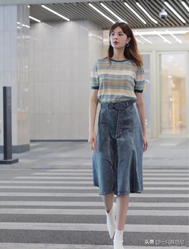 适合小个子穿的过膝裙子,最近很火的短裙子叫什么