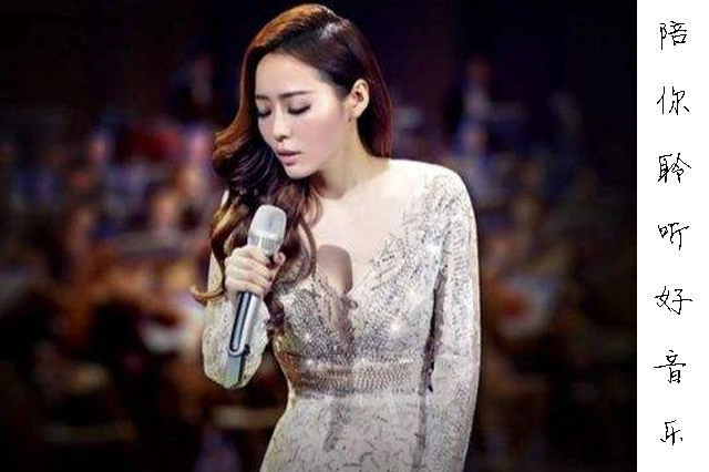 张靓颖国外砸场子,张靓颖唱歌被台下砸场子
