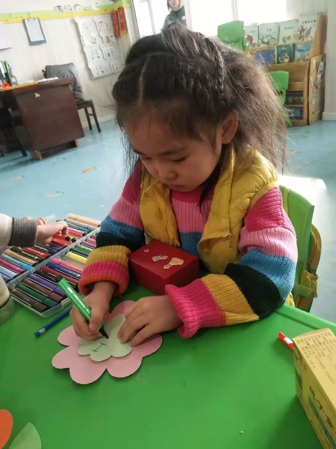 格林童话礼仪幼儿园,幼儿园感恩节特色活动美篇